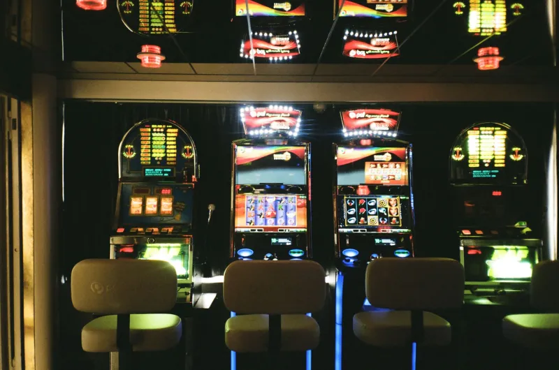 Dopamina e Slot: Perché il Cervello Non Vuole Smettere di Giocare
